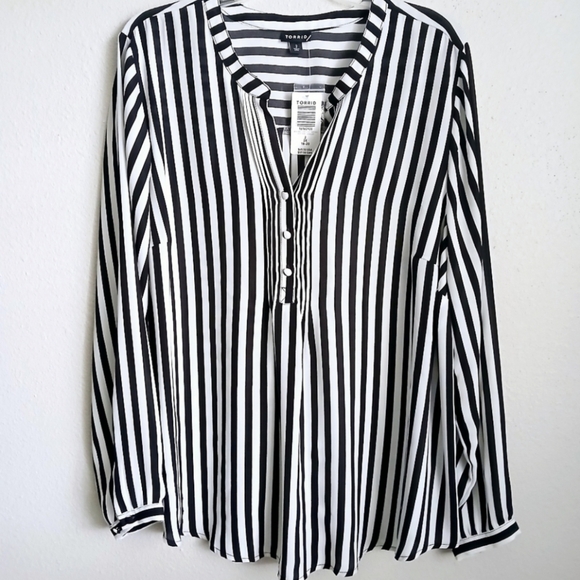 Torrid Black and White Stripes Top - Picture 1 of 13